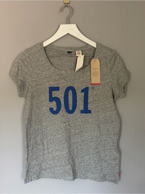 NWT Levi’s 501 v neck t-shirt
